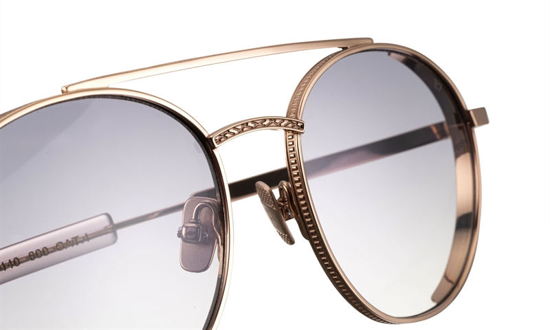 ENTOURAGE OF 7 IZUMI Solbrille (Form: Rund - Farve: Guld)